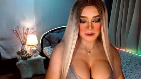 Snapshot of freya_lovestocum chatting on October 6, 11:16 pm Miss Frea online show from October 6, 11:16 pm