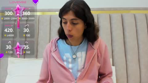 Snapshot of freyamoller chatting on January 25, 7:05 pm FREYA online show from January 25, 7:05 pm
