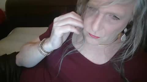 Snapshot of funtimetgirl chatting on December 23, 10:32 am Jessie Love online show from December 23, 10:32 am