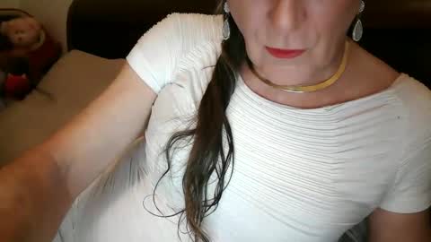 Snapshot of funtimetgirl chatting on September 21, 9:37 am Jessie Love online show from September 21, 9:37 am