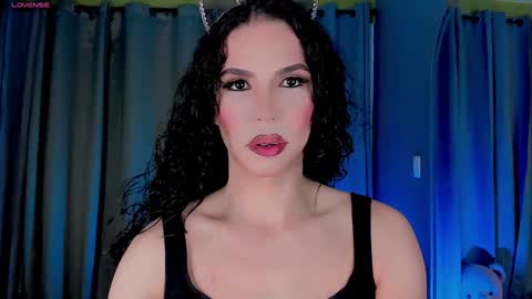 Snapshot of gatitavenecis1 chatting on January 18, 6:31 am Vnecis Marn online show from January 18, 6:31 am
