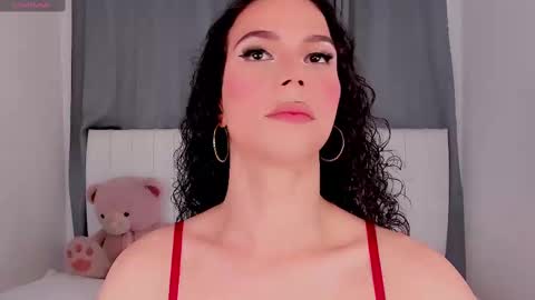 Snapshot of gatitavenecis1 chatting on September 18, 1:49 pm Vnecis Marn online show from September 18, 1:49 pm