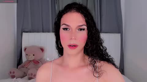 Snapshot of gatitavenecis1 chatting on September 28, 5:12 pm Vnecis Marn online show from September 28, 5:12 pm