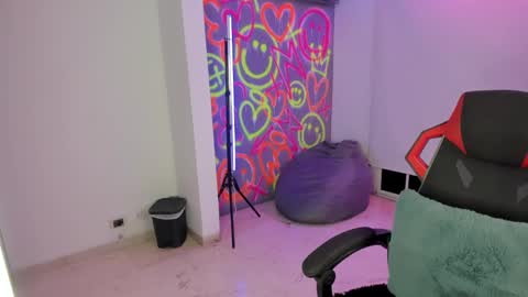 Snapshot of geanna_rose chatting on March 9, 2:07 am geanna_rose online show from March 9, 2:07 am