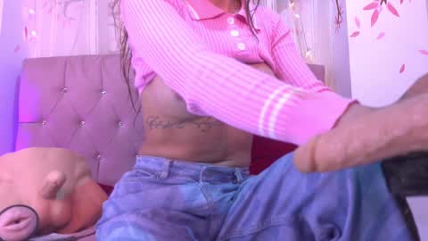 Snapshot of geraldinesuaan chatting on March 3, 10:23 am geraldinesuaan online show from March 3, 10:23 am
