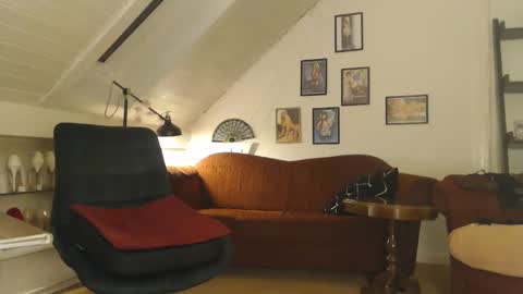 Gina online show from January 28, 6:49 pm