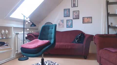 Gina online show from February 6, 10:26 am