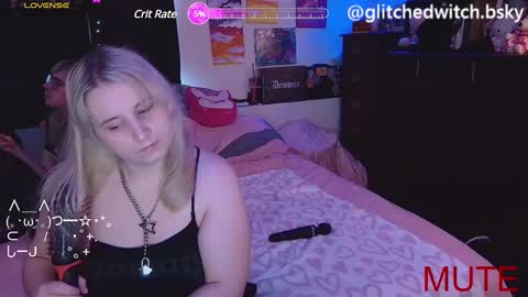 Snapshot of glitchwitch chatting on February 26, 7:49 pm Glitch online show from February 26, 7:49 pm