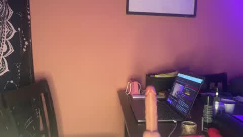 Snapshot of glow92 chatting on October 3, 8:03 am Glow Goddess online show from October 3, 8:03 am