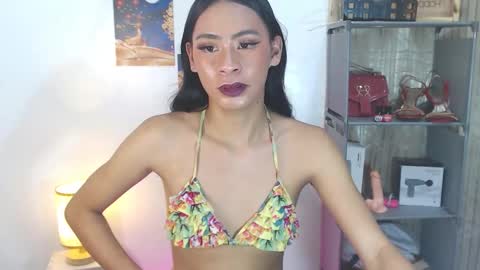 Snapshot of goddessnianxx chatting on September 26, 4:09 am Kyla and Nian online show from September 26, 4:09 am