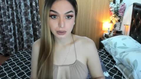 Snapshot of goddessofangel chatting on March 8, 5:49 am angel online show from March 8, 5:49 am
