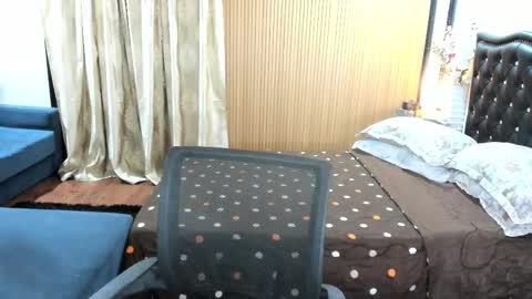Snapshot of goddessofangel chatting on September 19, 3:23 am angel online show from September 19, 3:23 am