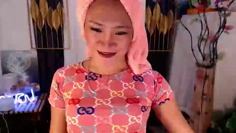 Snapshot of goddessquinnie chatting on January 16, 12:31 pm quinnie online show from January 16, 12:31 pm