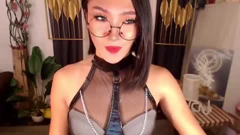 Snapshot of goddessquinnie chatting on January 28, 12:05 am quinnie online show from January 28, 12:05 am