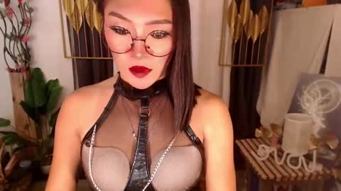 Snapshot of goddessquinnie chatting on February 1, 1:23 am quinnie online show from February 1, 1:23 am