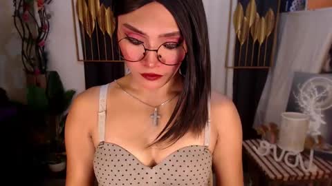 Snapshot of goddessquinnie chatting on February 8, 12:49 am quinnie online show from February 8, 12:49 am