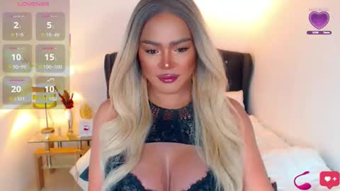 Snapshot of goddesss_hera chatting on September 28, 12:37 pm Miss Anna online show from September 28, 12:37 pm