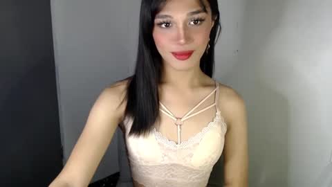 Snapshot of goldenlily69 chatting on March 2, 11:06 pm Lily is Gold online show from March 2, 11:06 pm