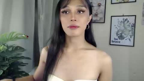 Snapshot of goldenlily69 chatting on September 13, 6:14 pm Lily is Gold online show from September 13, 6:14 pm
