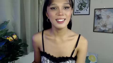 Snapshot of goldenlily69 chatting on September 27, 1:14 am Lily is Gold online show from September 27, 1:14 am