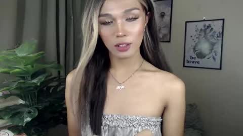 Lily is Gold online show from March 1, 11:16 am