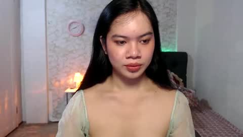 Snapshot of gorgeneviev69 chatting on December 4, 12:08 pm geneviev online show from December 4, 12:08 pm