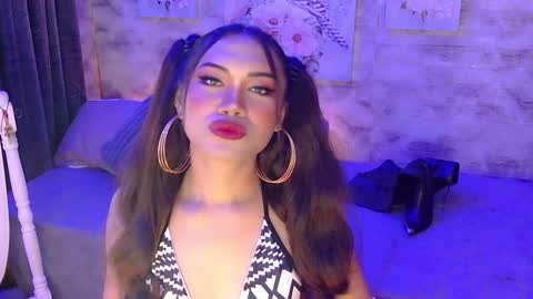 Snapshot of gorgeous_anora chatting on February 26, 12:49 am Anora online show from February 26, 12:49 am