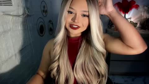 Snapshot of gorgeousamandarose chatting on December 26, 5:04 am Amanda rose online show from December 26, 5:04 am