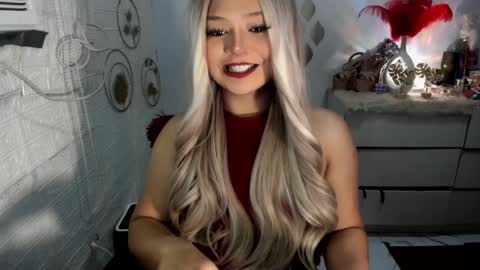 Snapshot of gorgeousamandarose chatting on February 16, 1:27 am Amanda rose online show from February 16, 1:27 am