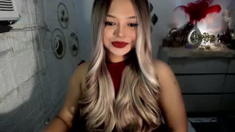 Snapshot of gorgeousamandarose chatting on March 3, 12:32 pm Amanda rose online show from March 3, 12:32 pm