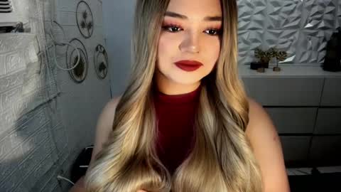 Snapshot of gorgeousamandarose chatting on September 24, 1:44 am Amanda rose online show from September 24, 1:44 am