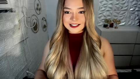 Snapshot of gorgeousamandarose chatting on September 26, 2:30 am Amanda rose online show from September 26, 2:30 am