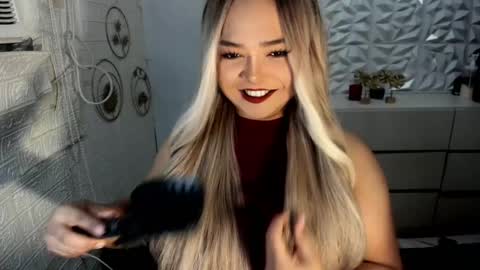 Snapshot of gorgeousamandarose chatting on September 30, 2:00 am Amanda rose online show from September 30, 2:00 am