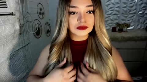 Amanda rose online show from October 19, 8:45 pm