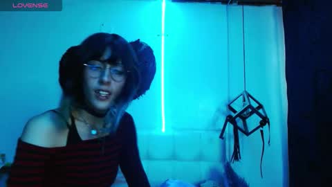 Snapshot of goth_minerva chatting on September 9, 1:43 pm goth_minerva online show from September 9, 1:43 pm