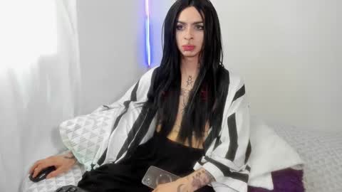 Snapshot of goth_ru chatting on December 9, 8:44 pm Russ online show from December 9, 8:44 pm