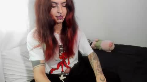Snapshot of goth_ru chatting on January 1, 7:53 pm Russ online show from January 1, 7:53 pm