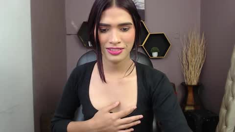 Snapshot of greys_ath chatting on February 3, 2:47 am greys online show from February 3, 2:47 am