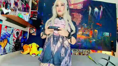 Haku Please help me with your thumbs up its important  online show from November 5, 9:14 pm