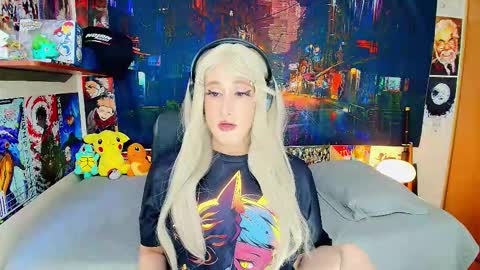 Haku Please help me with your thumbs up its important  online show from November 8, 9:04 pm