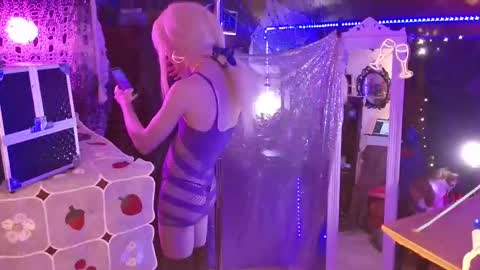 halovalentine online show from January 21, 2:22 am