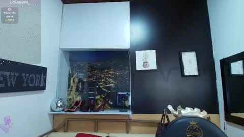 Snapshot of hanna_lamber chatting on February 17, 1:36 am hanna_lamber online show from February 17, 1:36 am