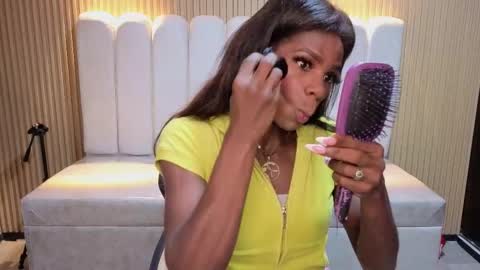 hanna_lamber online show from February 4, 11:15 am