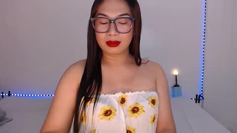 Snapshot of hannabanana_ts chatting on January 14, 4:57 am Hannah online show from January 14, 4:57 am