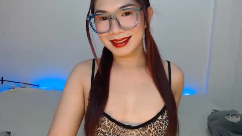 Hannah online show from October 20, 3:43 am