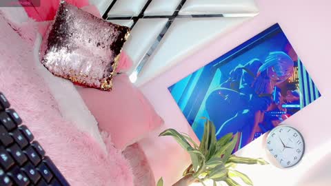 Snapshot of hannahsmit_ chatting on December 29, 4:19 pm hannahsmit_ online show from December 29, 4:19 pm