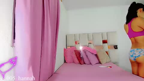 Snapshot of hannahsmit_ chatting on September 27, 7:39 am hannahsmit_ online show from September 27, 7:39 am