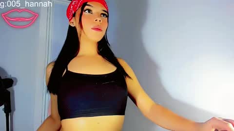 hannahsmit_ online show from October 17, 7:01 am