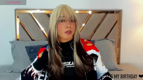 Snapshot of hanz_sex chatting on December 10, 9:00 pm Hanz online show from December 10, 9:00 pm