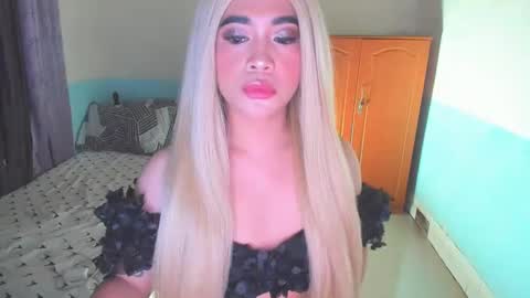 Snapshot of harley_queen69x chatting on February 21, 6:18 am BABY KIMMY online show from February 21, 6:18 am